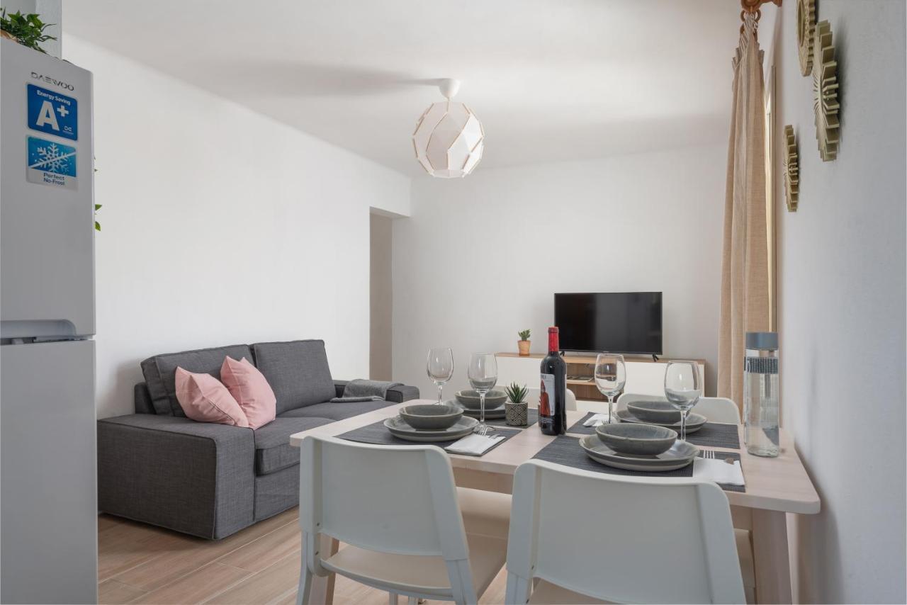 Newly Renovated Sunset1, Pool, Free Wifi, Ac Apartment